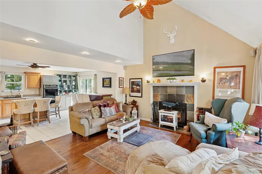 32 Atlantic Avenue Hampton Bays NY 11946