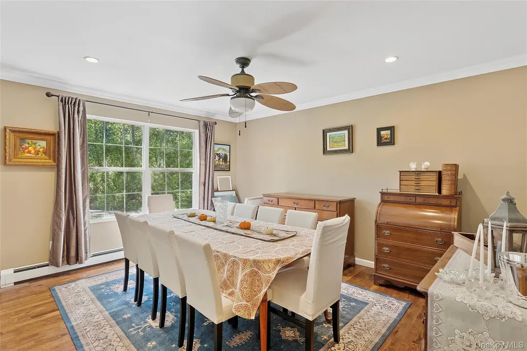 32 Atlantic Avenue Hampton Bays NY 11946