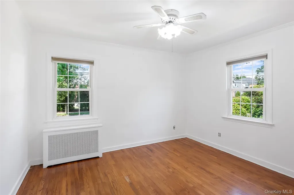 1218 Terrace Boulevard New Hyde Park NY 11040