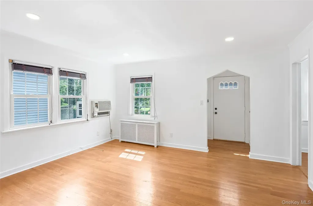 1218 Terrace Boulevard New Hyde Park NY 11040
