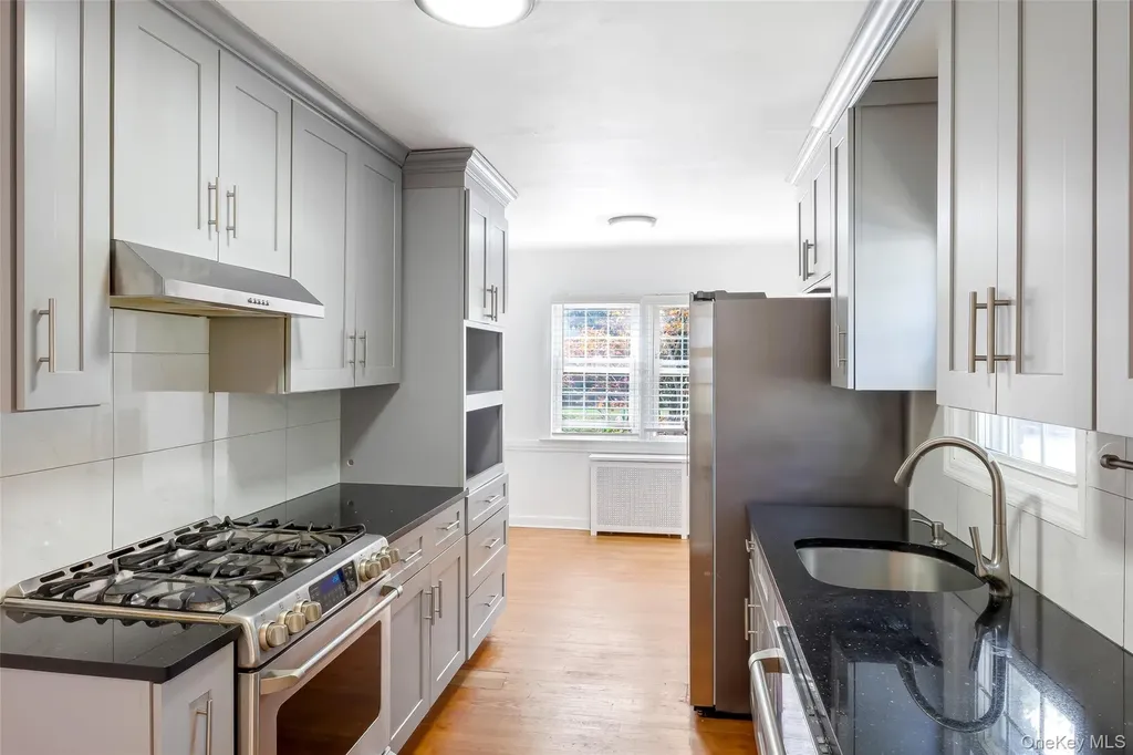 1218 Terrace Boulevard New Hyde Park NY 11040