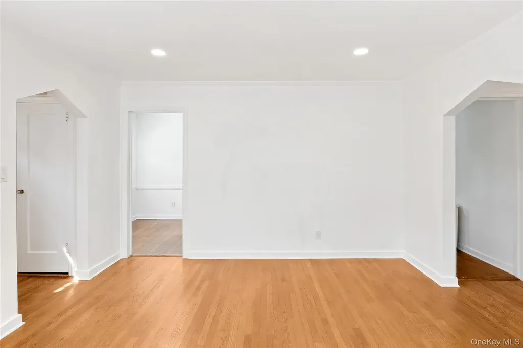 1218 Terrace Boulevard New Hyde Park NY 11040