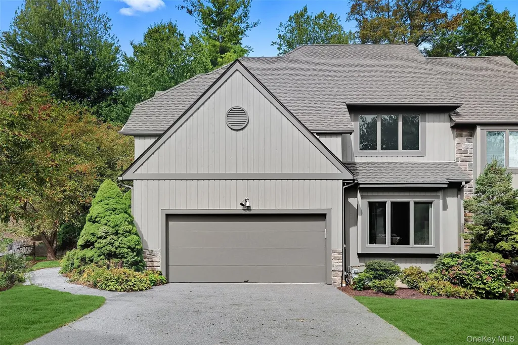 8 Persimmon Lane White Plains NY 10605