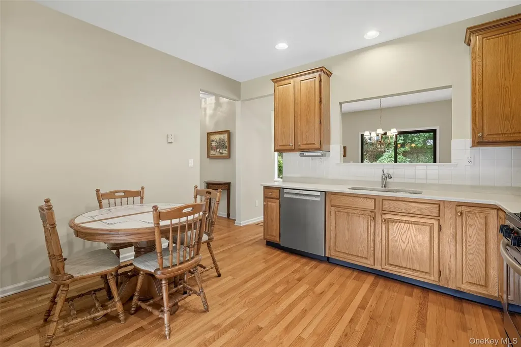 8 Persimmon Lane White Plains NY 10605