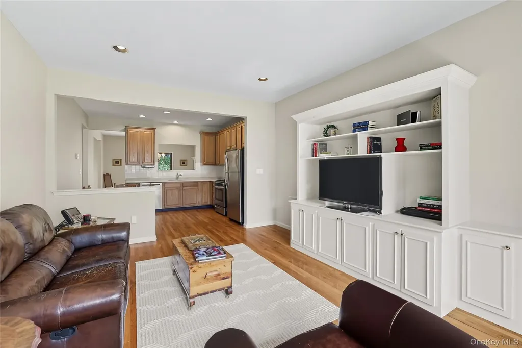 8 Persimmon Lane White Plains NY 10605