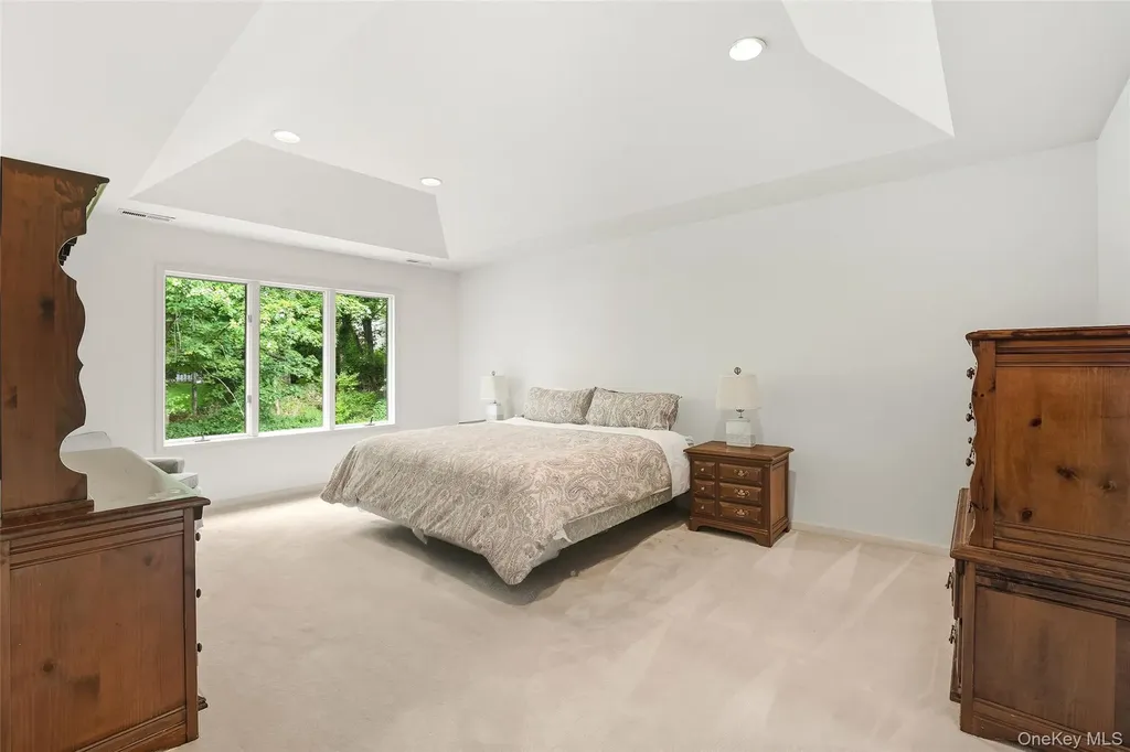 8 Persimmon Lane White Plains NY 10605