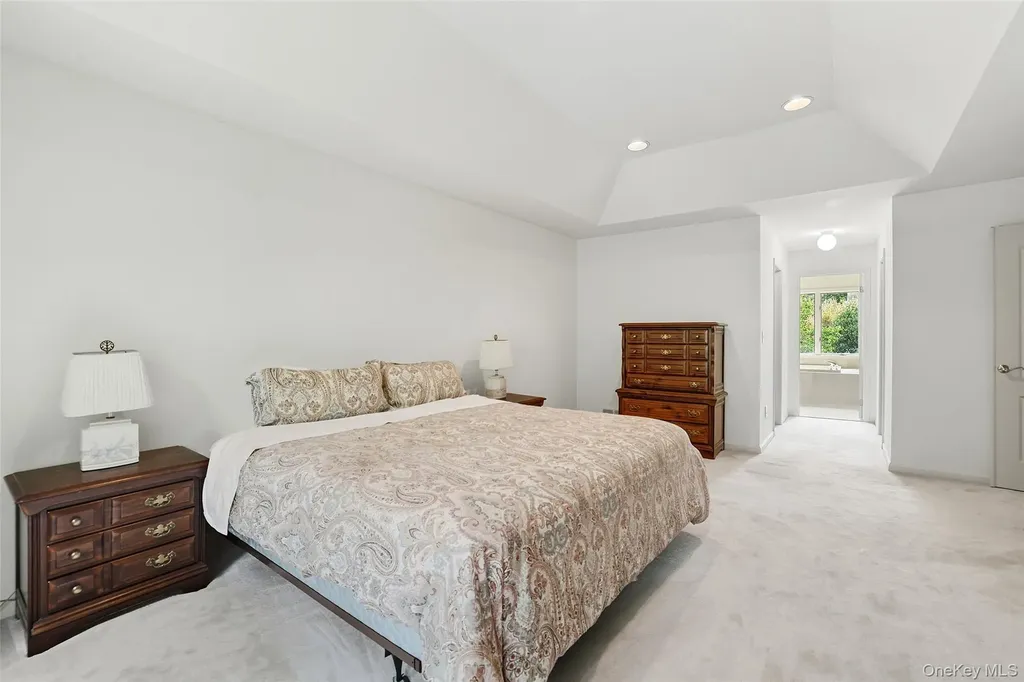 8 Persimmon Lane White Plains NY 10605