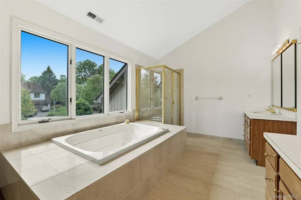 8 Persimmon Lane White Plains NY 10605