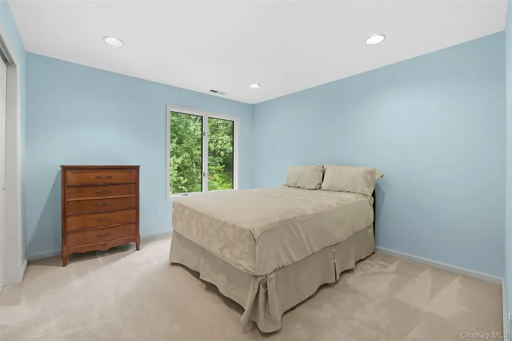 8 Persimmon Lane White Plains NY 10605