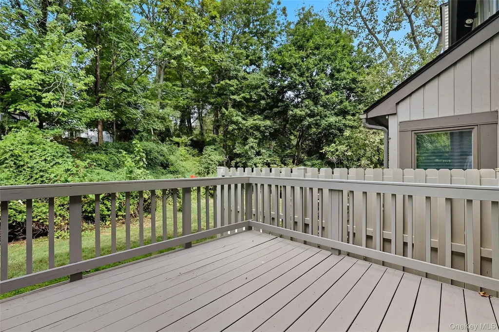 8 Persimmon Lane White Plains NY 10605