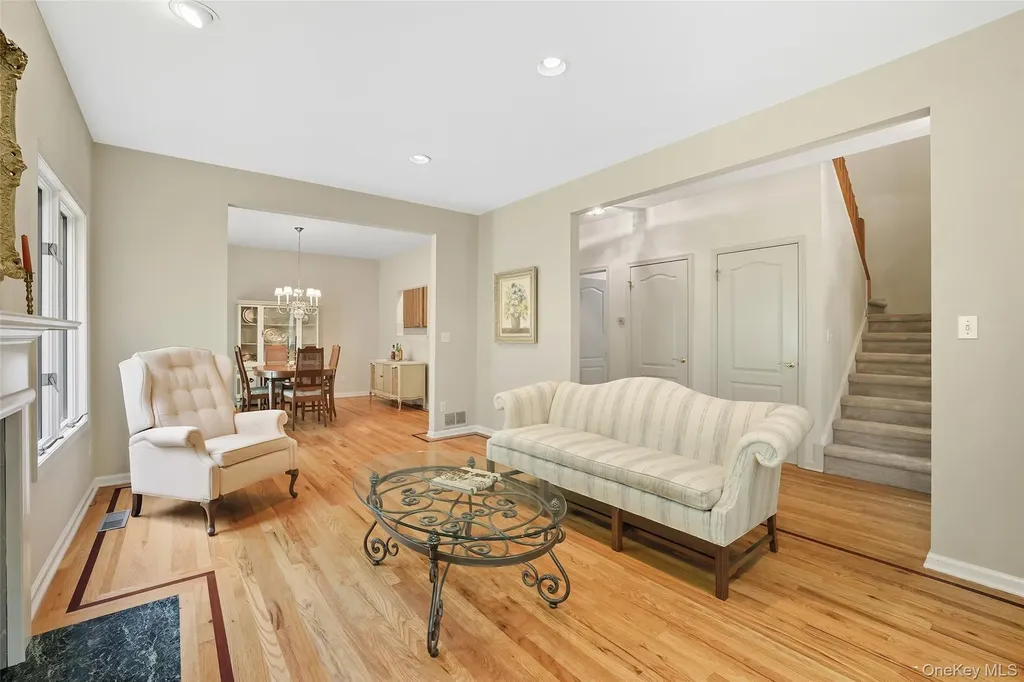 8 Persimmon Lane White Plains NY 10605