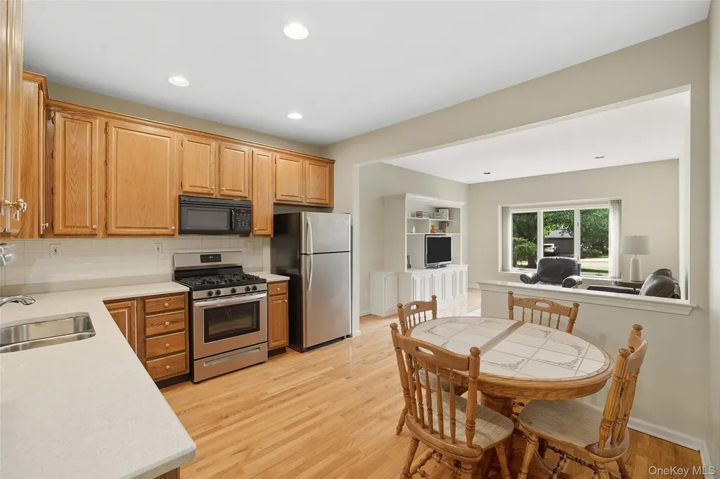 8 Persimmon Lane White Plains NY 10605