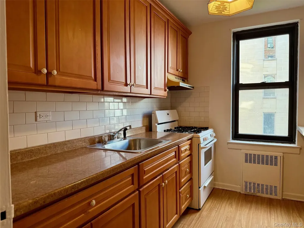112-24 Northern Boulevard Corona NY 11368