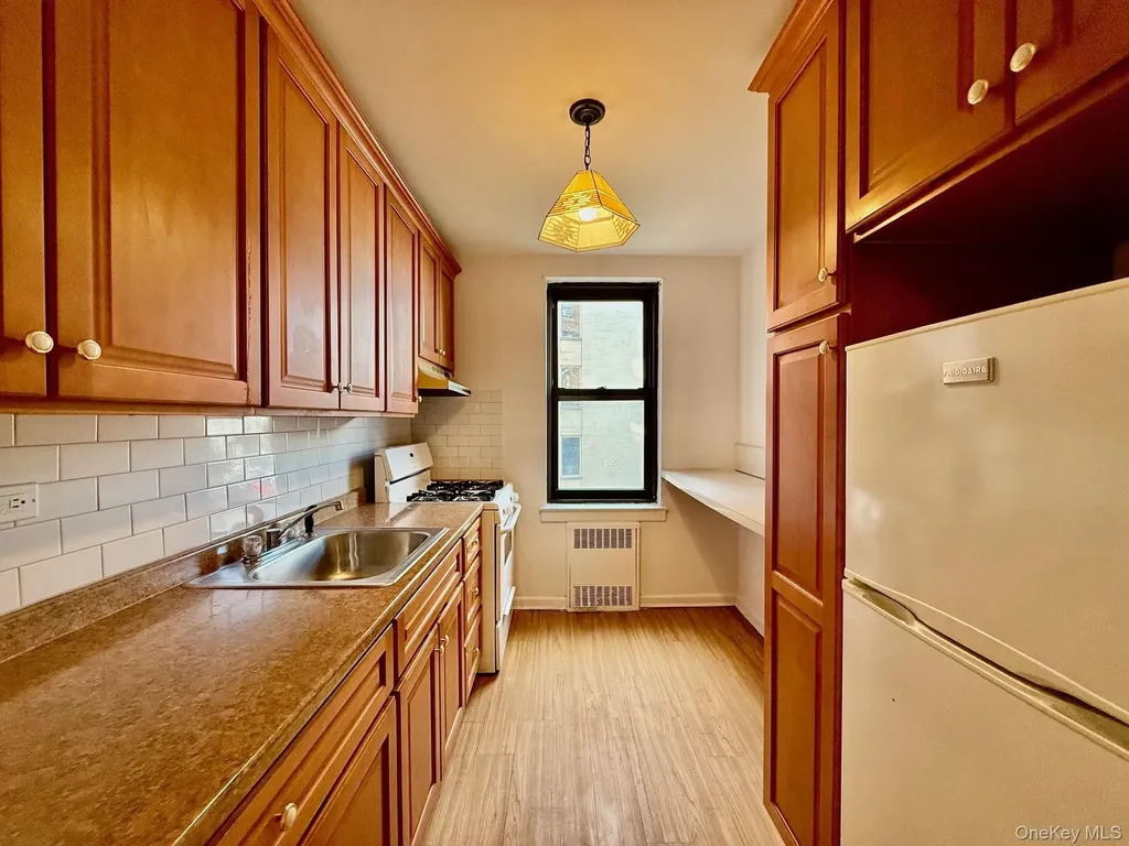 112-24 Northern Boulevard Corona NY 11368