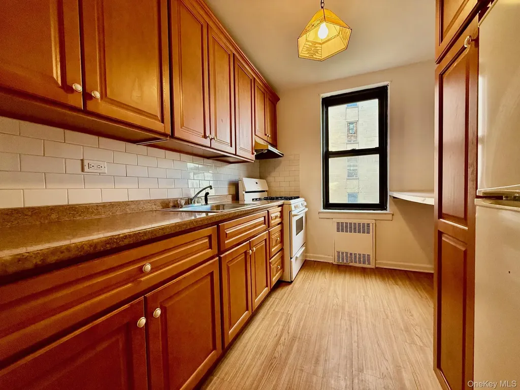 112-24 Northern Boulevard Corona NY 11368