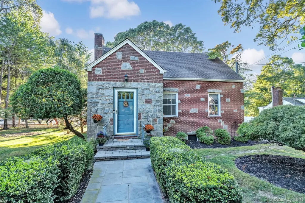 81 Beach Road Wading River NY 11792