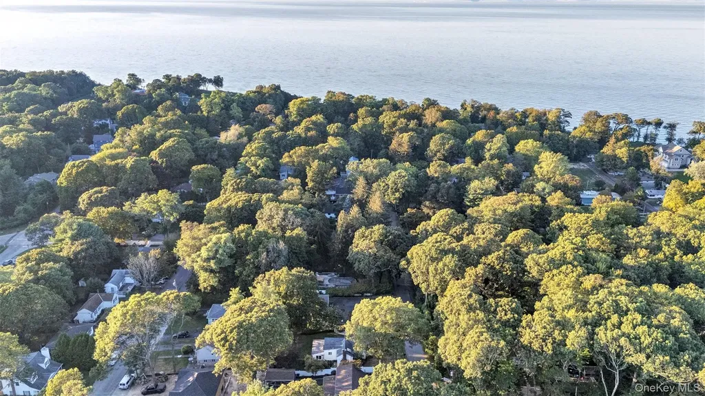 81 Beach Road Wading River NY 11792