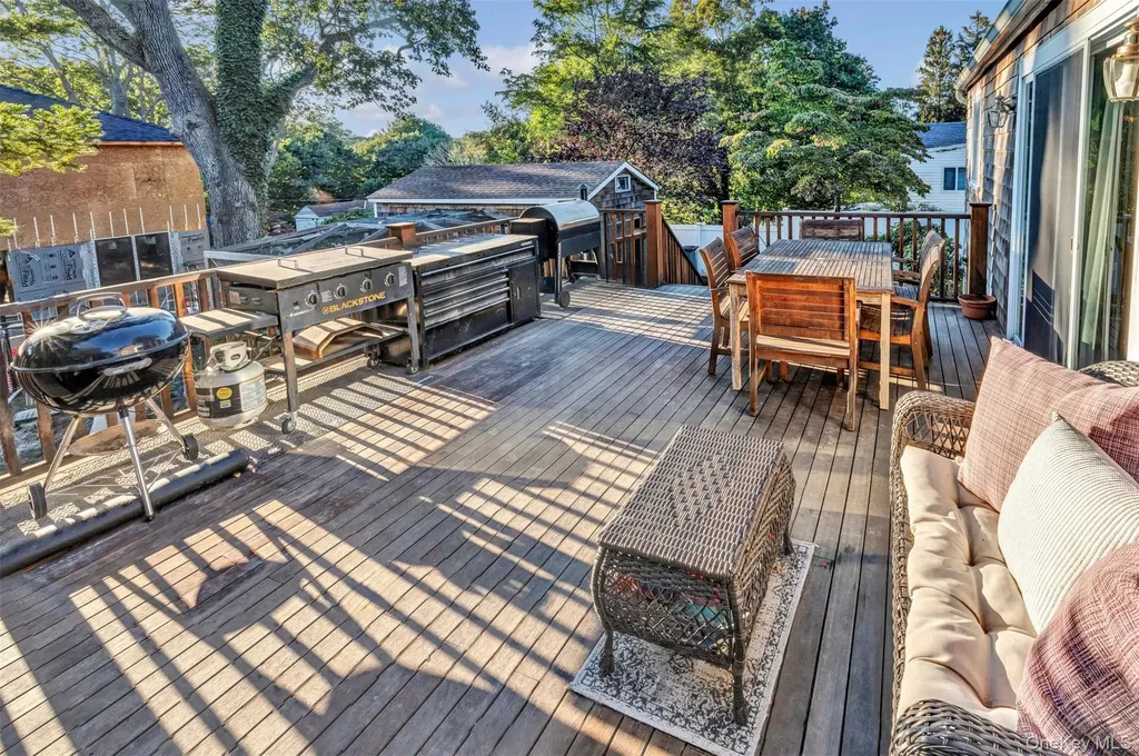81 Beach Road Wading River NY 11792