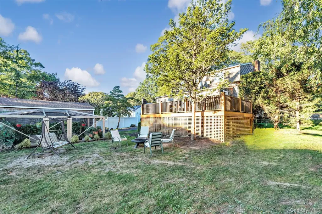 81 Beach Road Wading River NY 11792