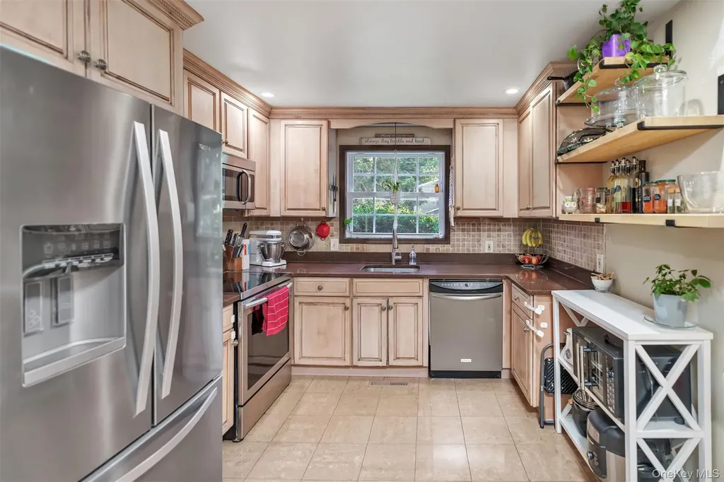 81 Beach Road Wading River NY 11792