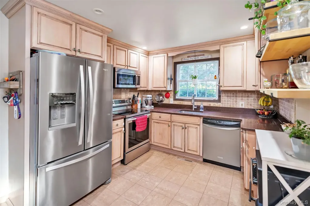 81 Beach Road Wading River NY 11792