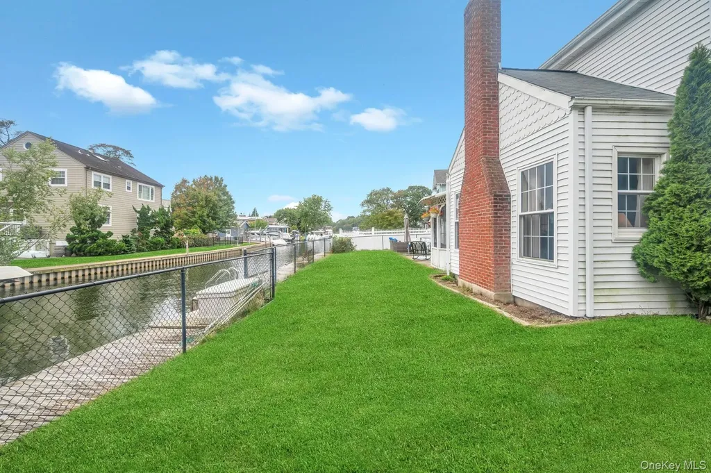 190 Connetquot Drive Oakdale NY 11769