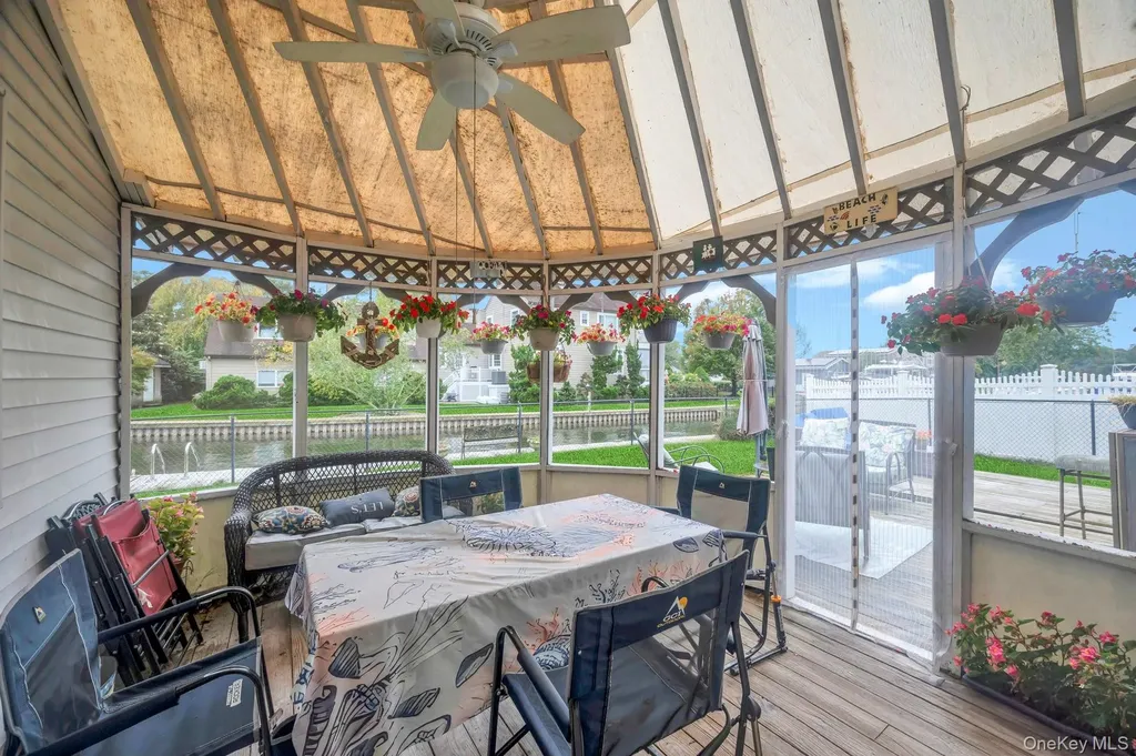 190 Connetquot Drive Oakdale NY 11769