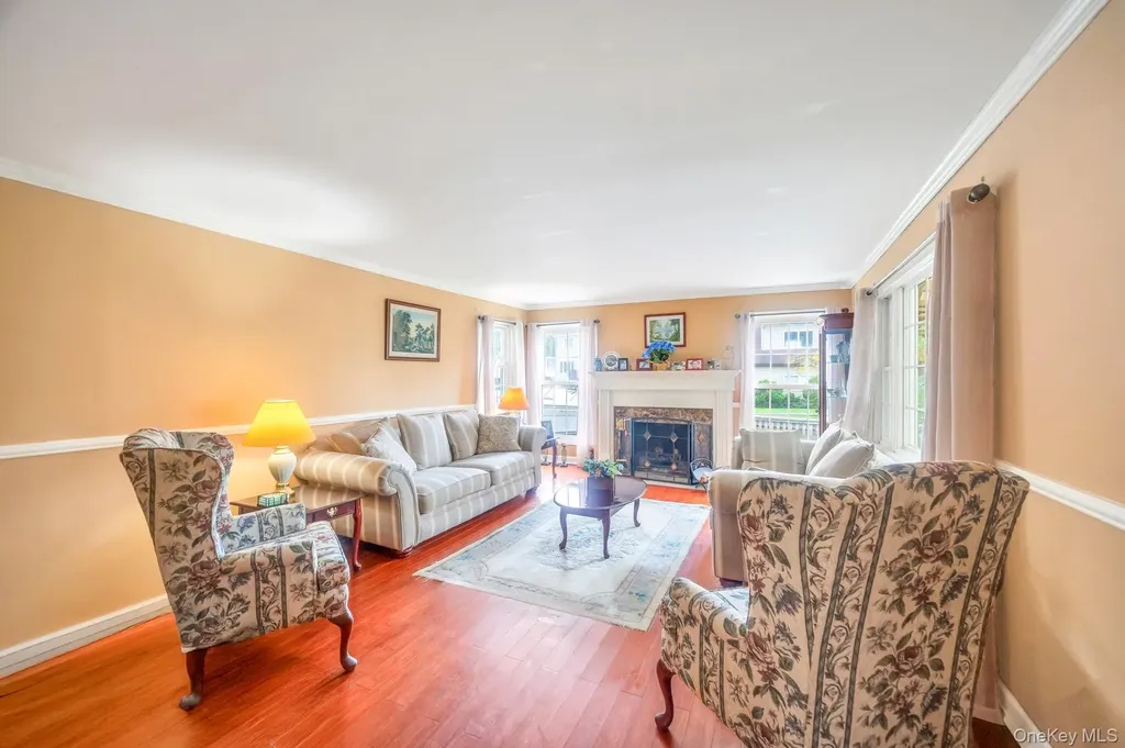 190 Connetquot Drive Oakdale NY 11769