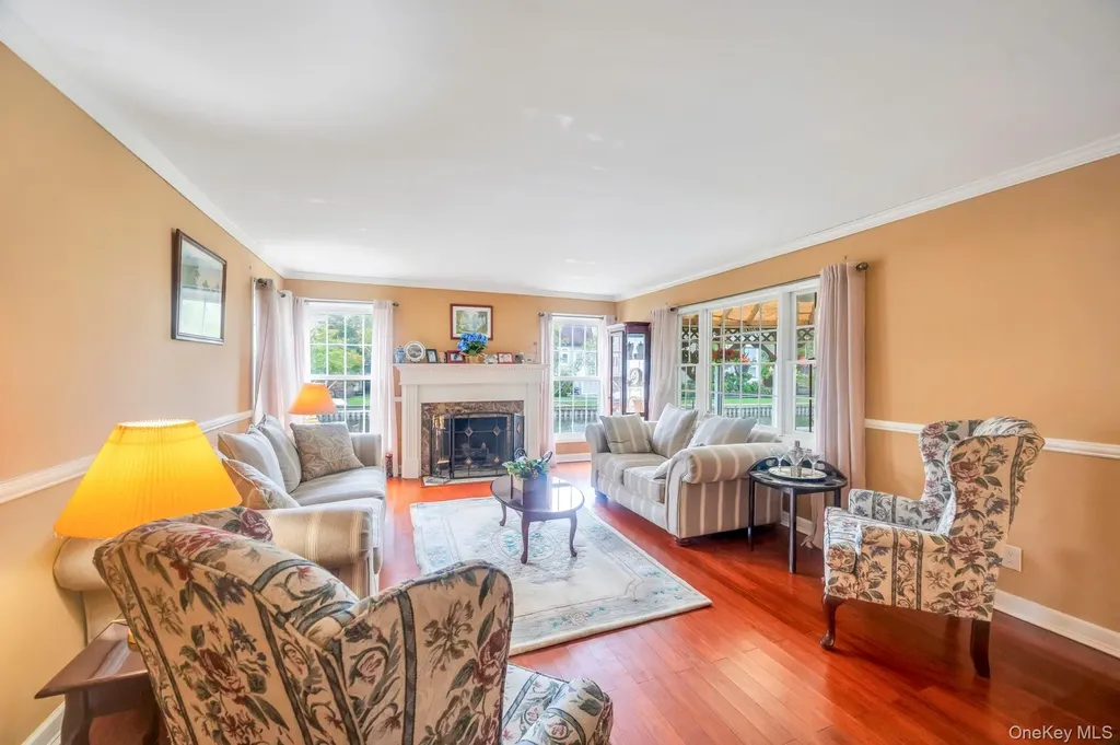 190 Connetquot Drive Oakdale NY 11769