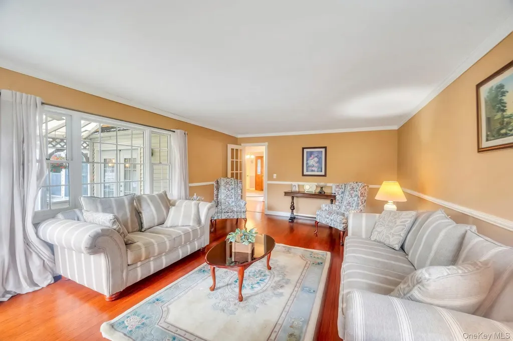 190 Connetquot Drive Oakdale NY 11769