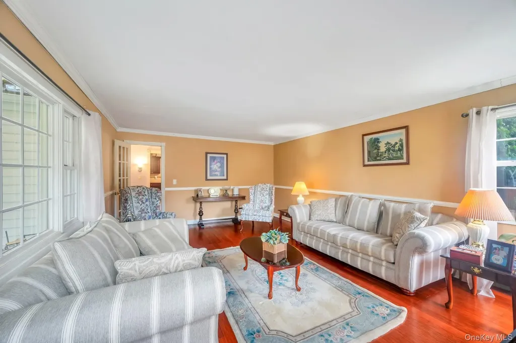190 Connetquot Drive Oakdale NY 11769
