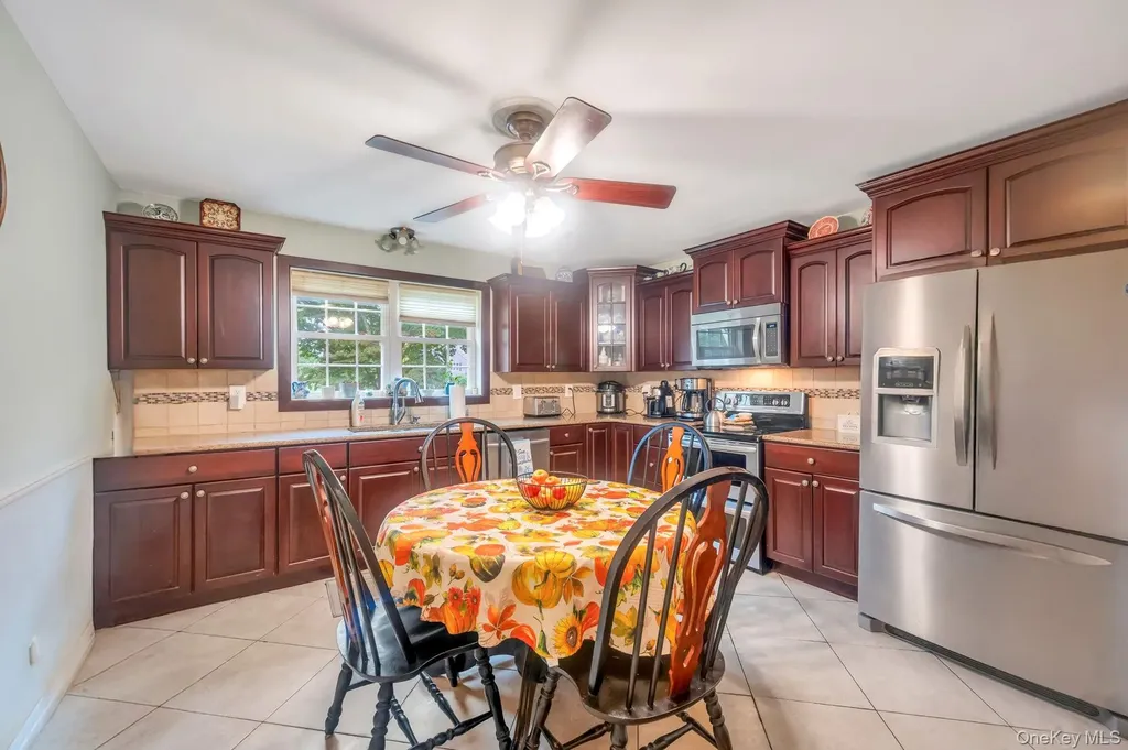 190 Connetquot Drive Oakdale NY 11769