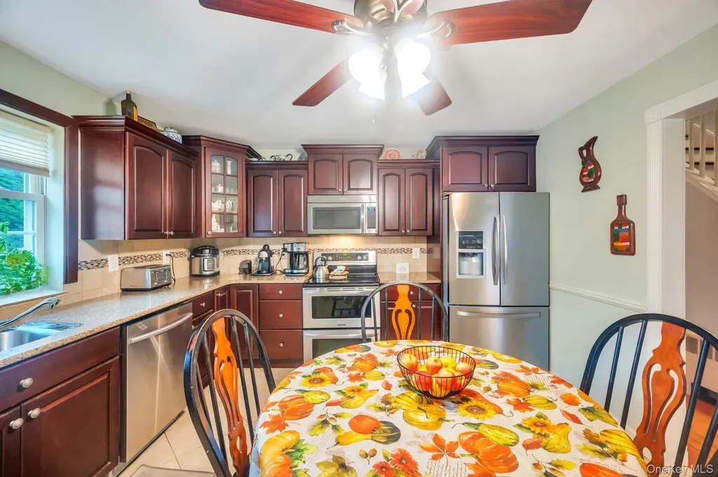 190 Connetquot Drive Oakdale NY 11769