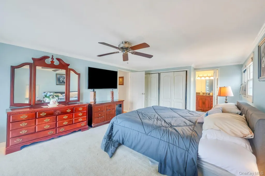 190 Connetquot Drive Oakdale NY 11769