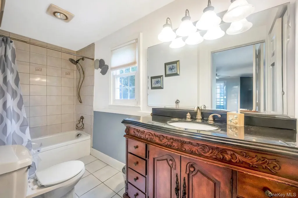 190 Connetquot Drive Oakdale NY 11769