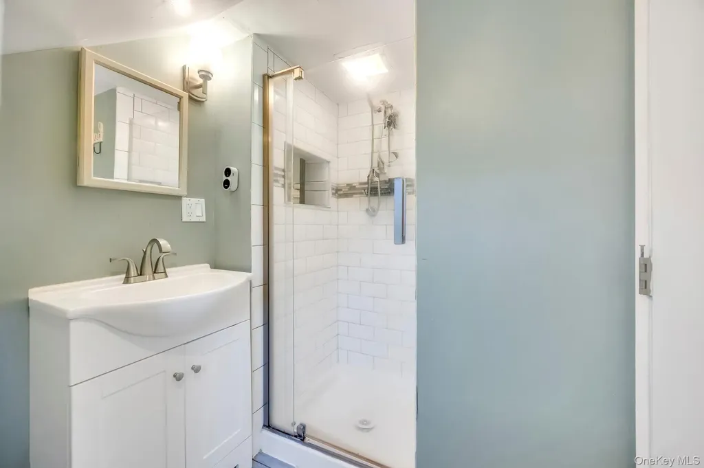 190 Connetquot Drive Oakdale NY 11769