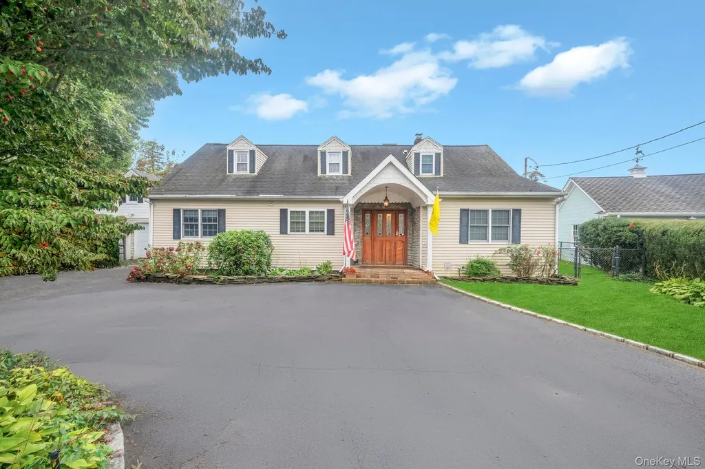 190 Connetquot Drive Oakdale NY 11769