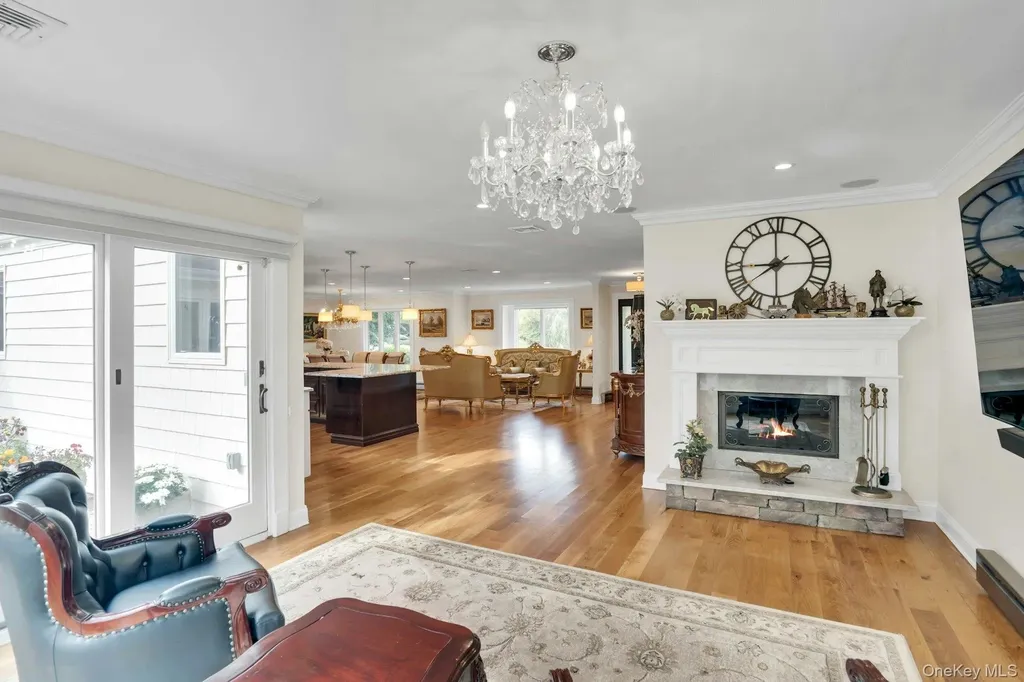 1 Regency Lane Dix Hills NY 11746