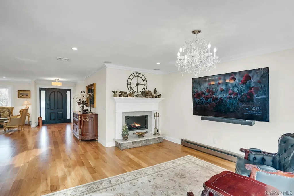 1 Regency Lane Dix Hills NY 11746