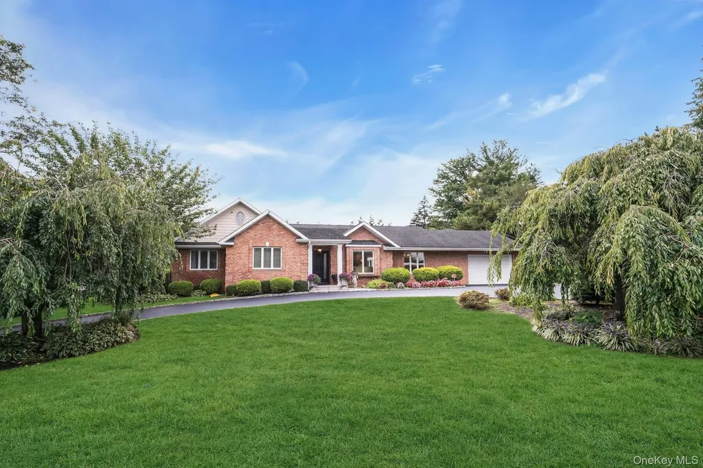 1 Regency Lane Dix Hills NY 11746