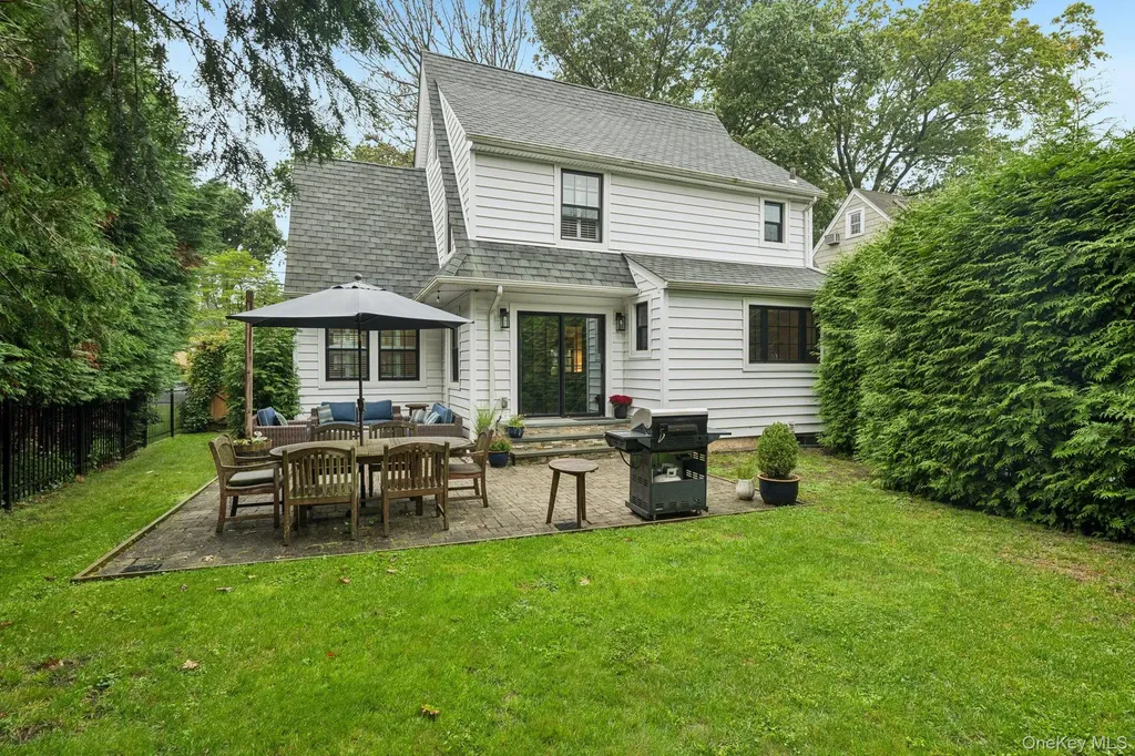 410 Congress Avenue East Williston NY 11596