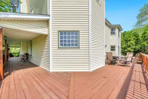 506 Moriches Middle Island Road Manorville NY 11949