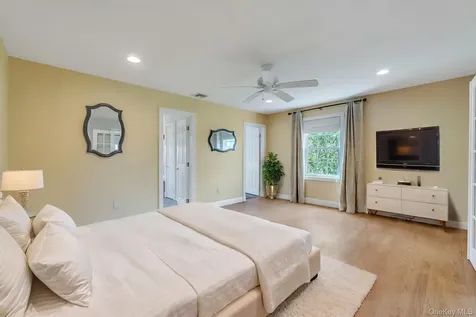 506 Moriches Middle Island Road Manorville NY 11949