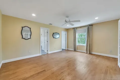 506 Moriches Middle Island Road Manorville NY 11949
