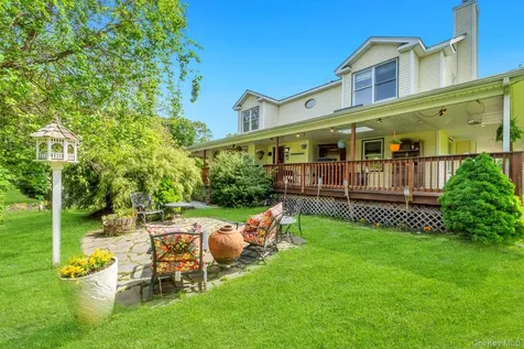 506 Moriches Middle Island Road Manorville NY 11949