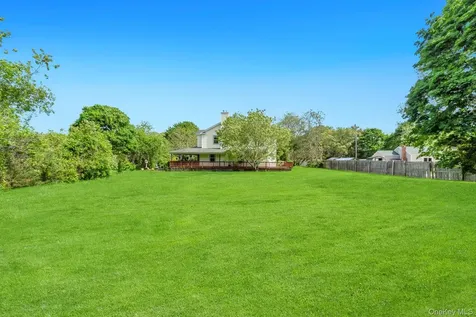506 Moriches Middle Island Road Manorville NY 11949