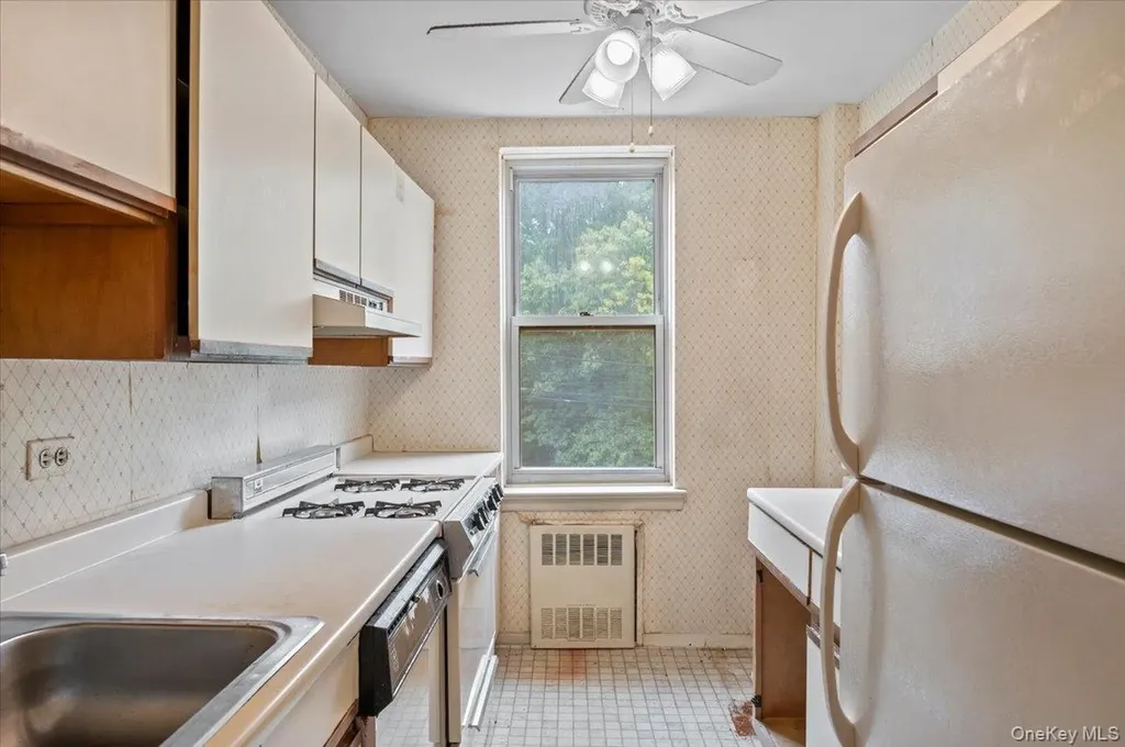 4320 Van Cortlandt Park East Bronx NY 10470