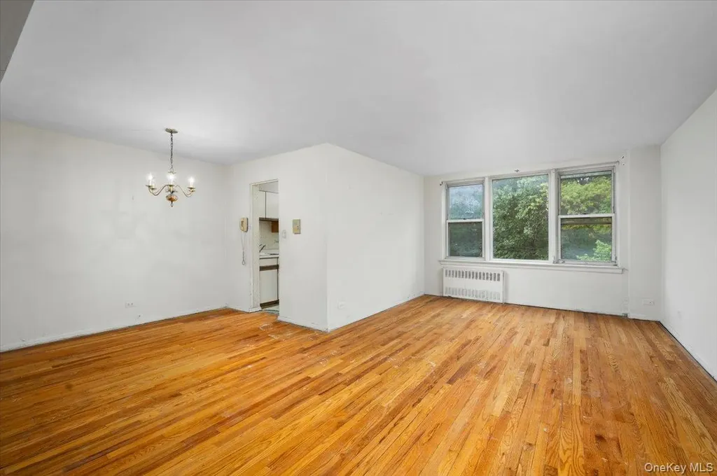 4320 Van Cortlandt Park East Bronx NY 10470