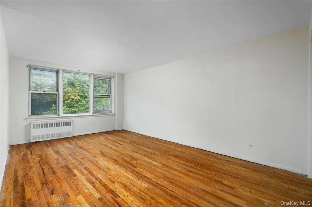 4320 Van Cortlandt Park East Bronx NY 10470