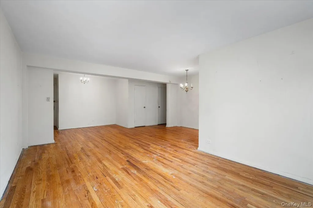 4320 Van Cortlandt Park East Bronx NY 10470